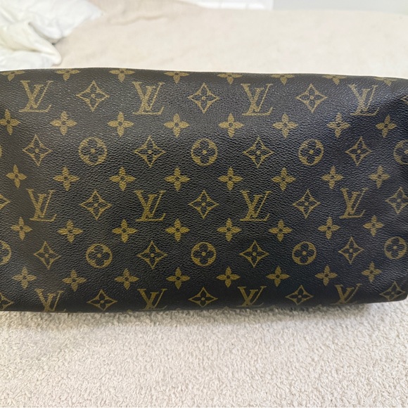 Authentic Louis Vuitton Monogram Canvas Handbag speedy 35 - Picture 10 of 16